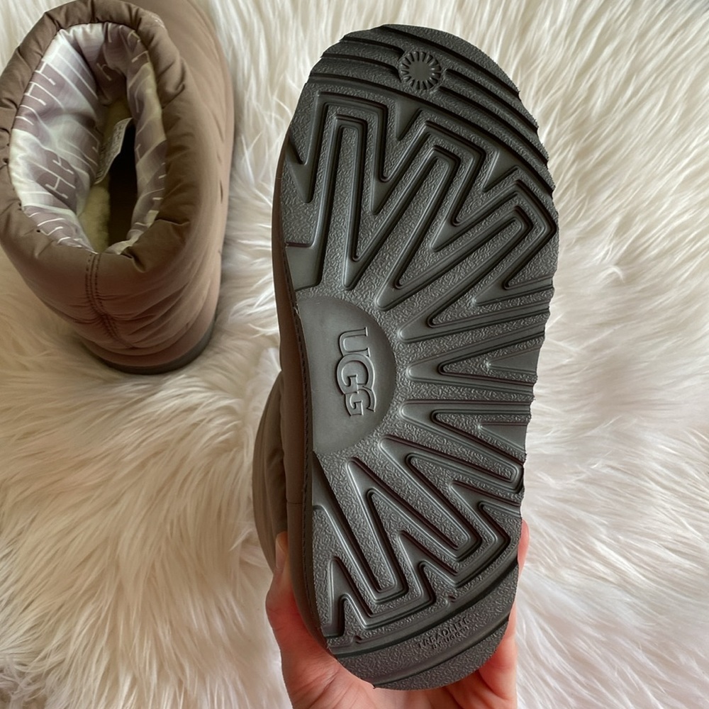 ❄️ UGG Kid Classic Maxi Short sz 3 - Picture 9 of 14